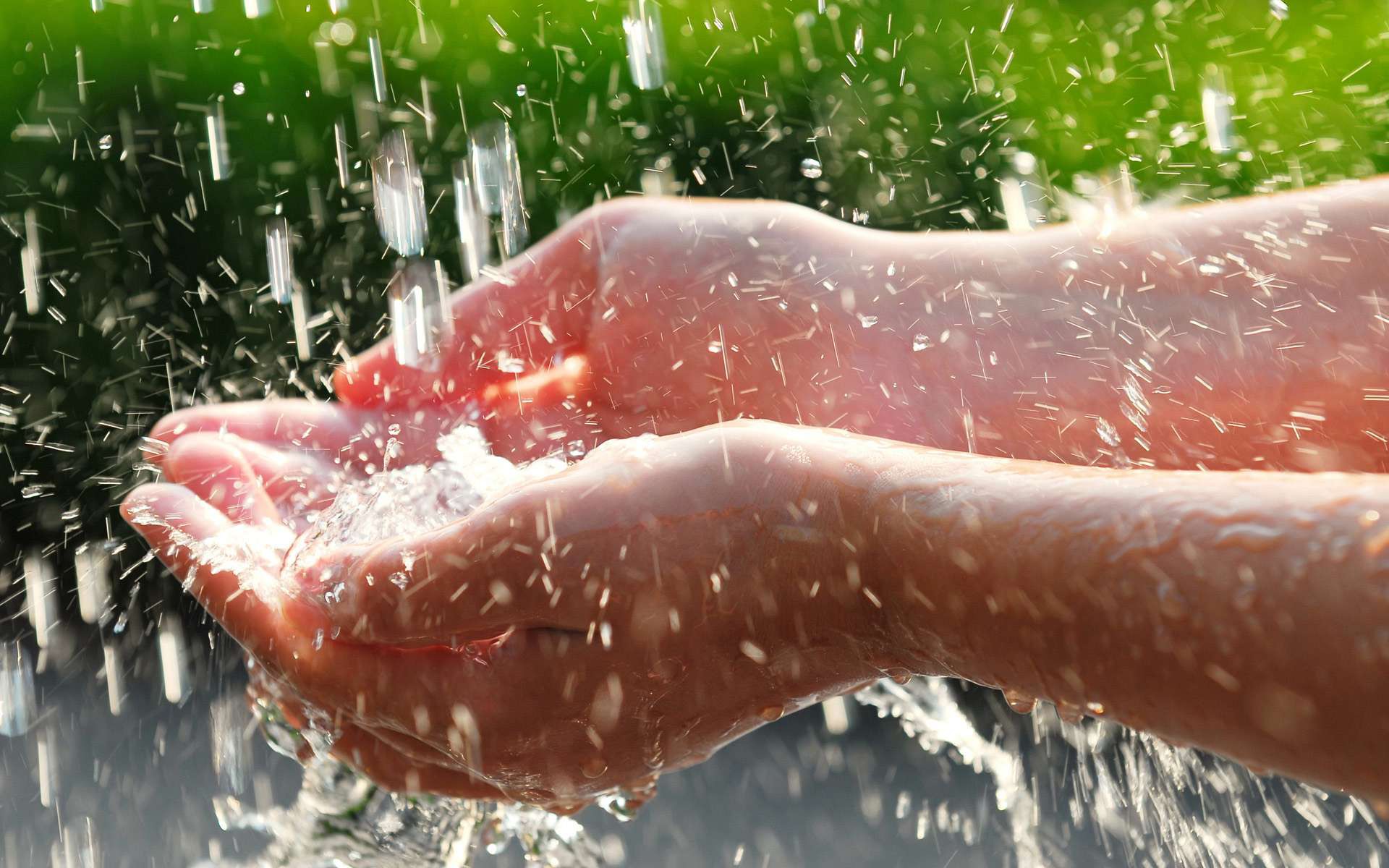 Причина возникновения цыпок после контакта с водой заключается в том, что вода, испаряясь с кожи, дополнительно сушит ее. Причина возникновения цыпок после контакта с водой заключается в том, что вода, испаряясь с кожи, дополнительно сушит ее.