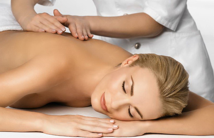 На хорошо оборудованных курортах существует возможность пройти оздоровительные курсы массажа и физиотерапии.